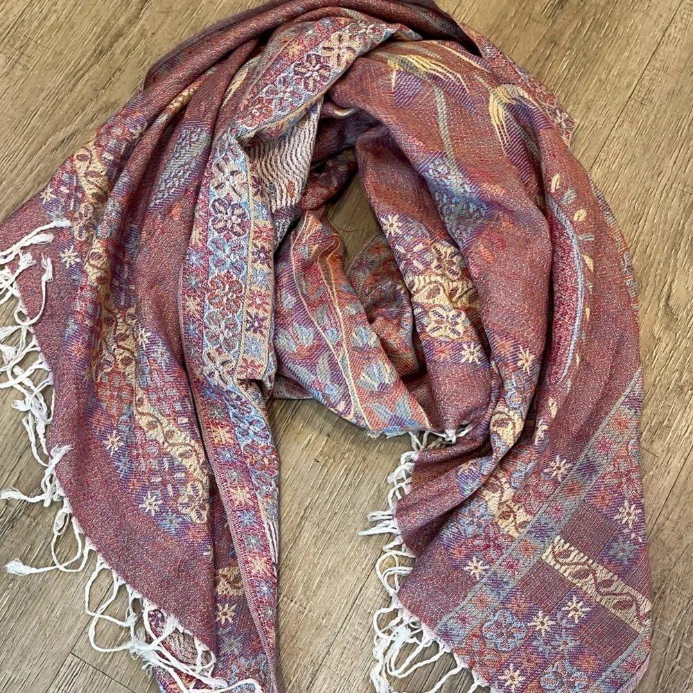 Pashmina Blend Pink Paisley Patterned Scarf